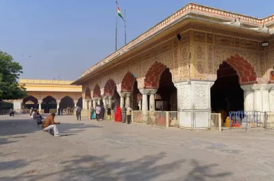 Govind Dev Ji Mandir Jaipur | Timings, History & Tips 2025