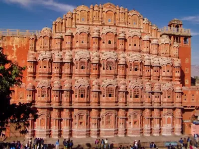 Hawa Mahal Jaipur: Timings, Ticket Price & Travel Tips 2025