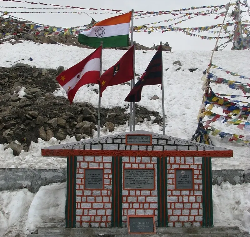 KhardungLa Pass