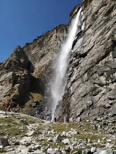 Vasudhara Falls